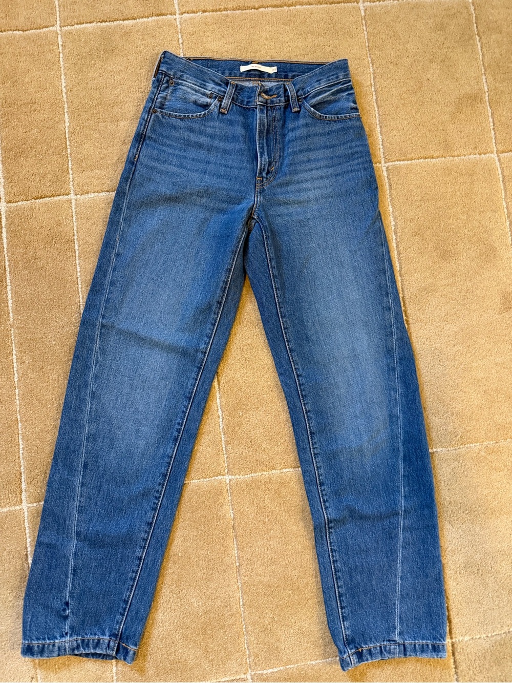 Levi's Women's Straight/Slim Barrel ('94 Baggy) Jeans in Classic Blue Denim